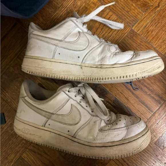 Nike Beat Up Air Force 1s - Picture 10 of 11